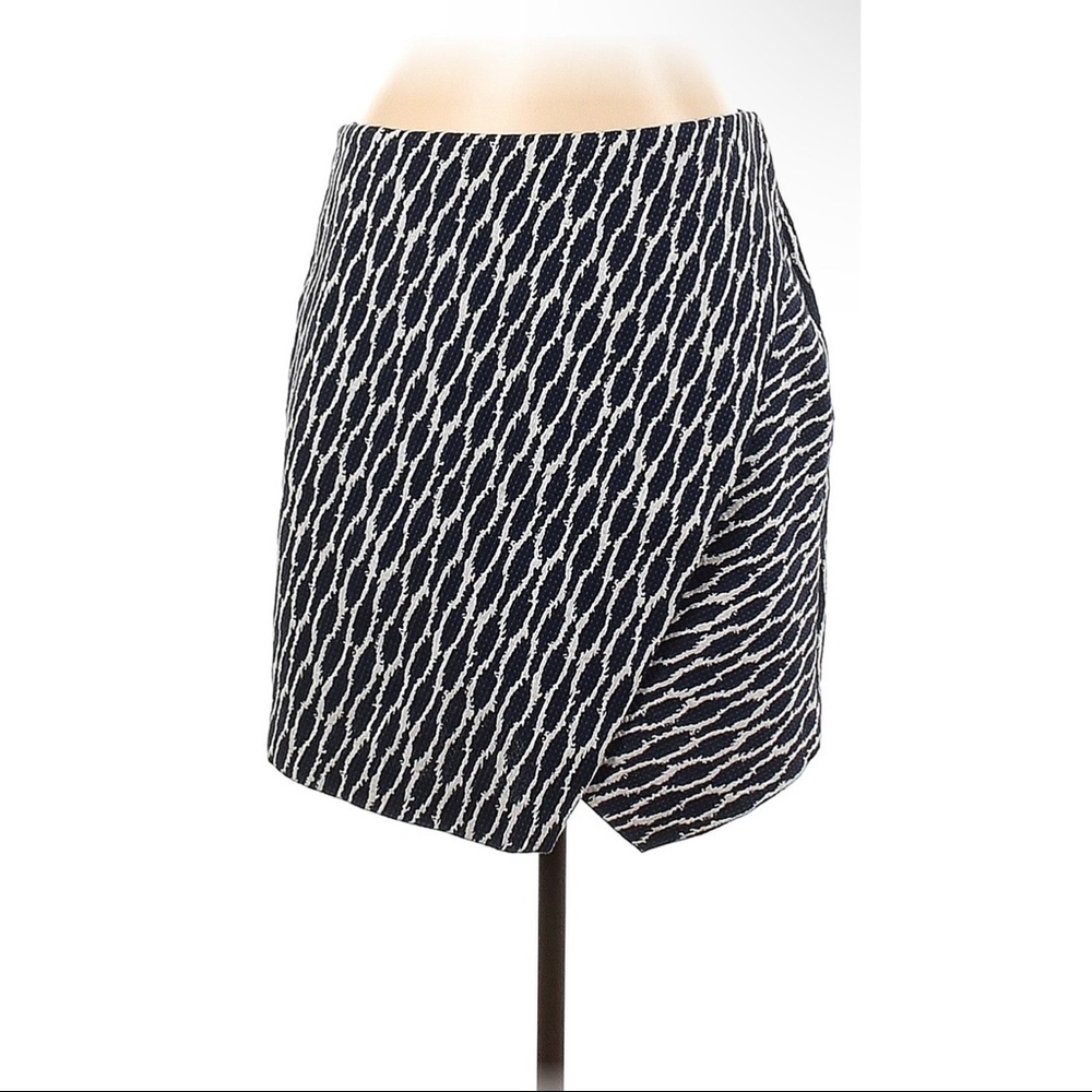 LOFT Navy & White Ikat Pattern Textured cotton Wrap Mini Skirt Size Small